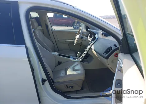 2010 Volvo Xc60 T6/T6 R-Design z USA, uszkodzony, nr VIN YV4992DZ2A2021016